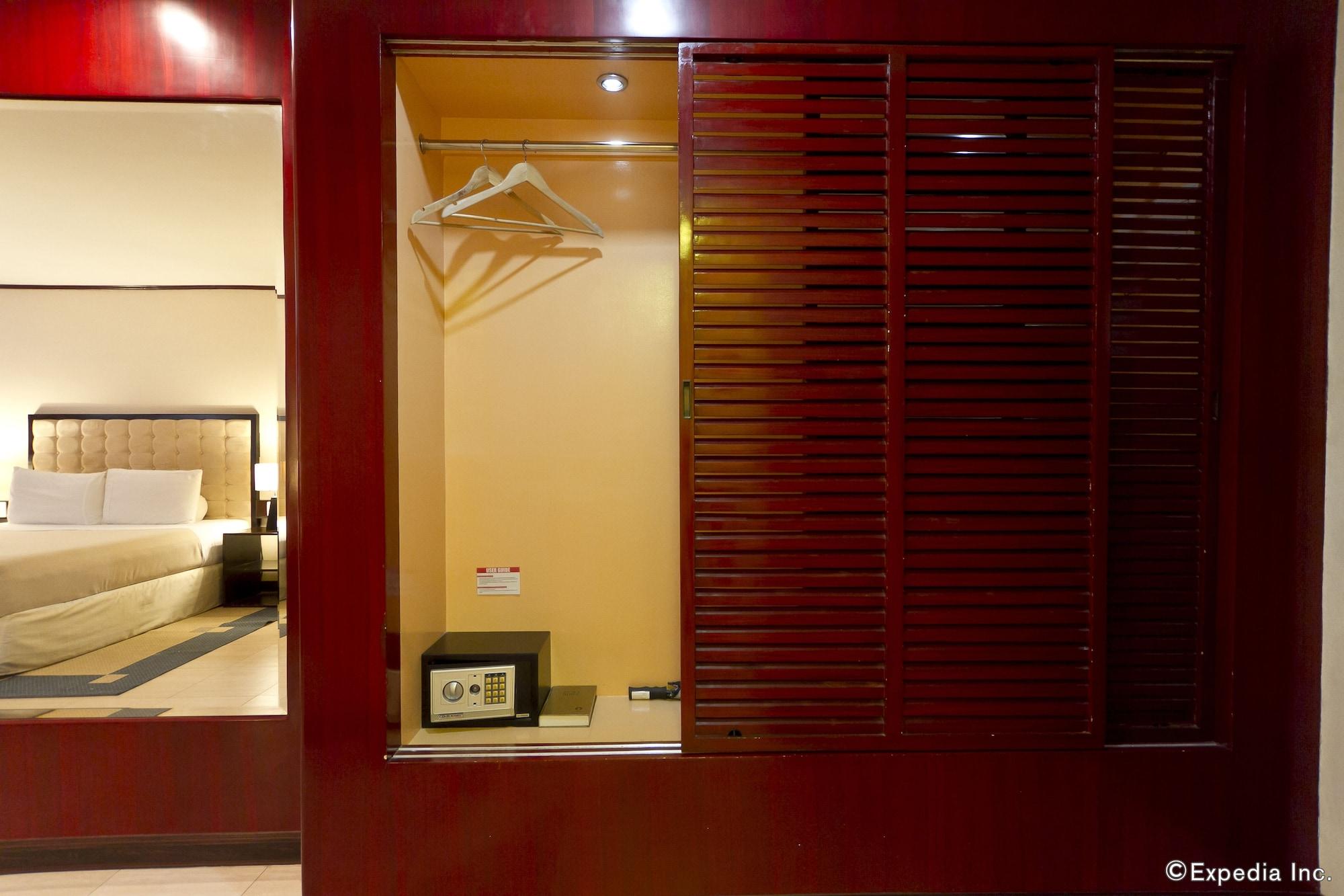 Dulcinea Hotel And Suites Lapu-Lapu City Exterior foto