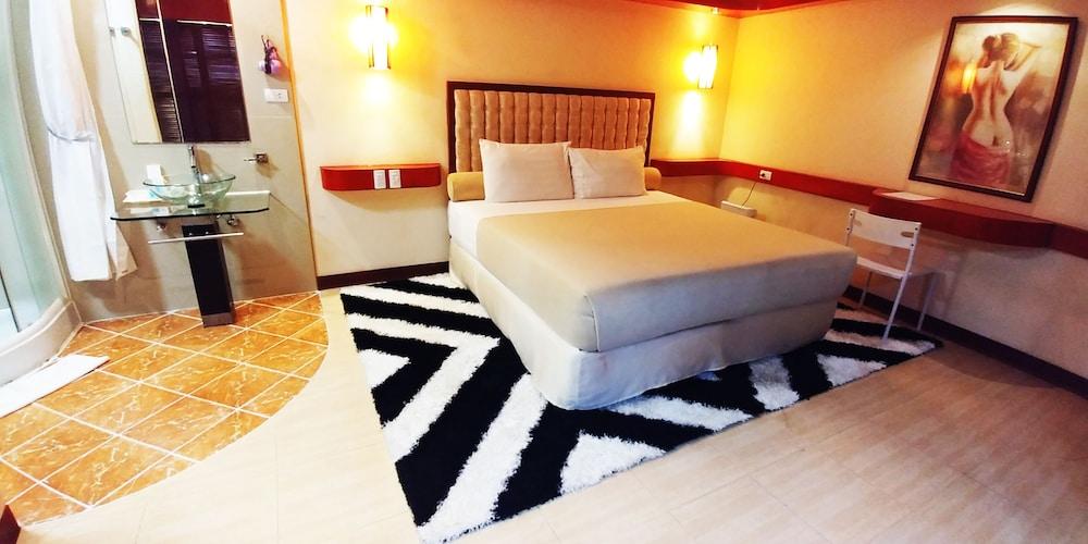 Dulcinea Hotel And Suites Lapu-Lapu City Exterior foto