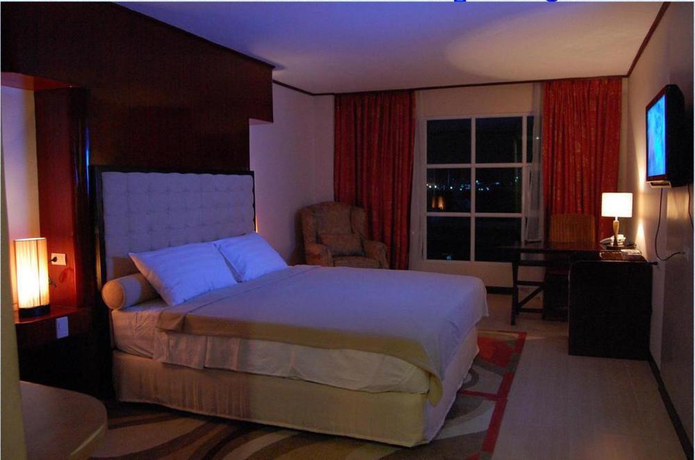 Dulcinea Hotel And Suites Lapu-Lapu City Exterior foto